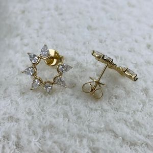 Pendientes de Aro con Diamantes Cultivados en Laboratorio en Forma de Pera, Chapados en Oro y Rodio, Elegantes y Modernos, Joyería Fina para Uso Diario - Product Image 6