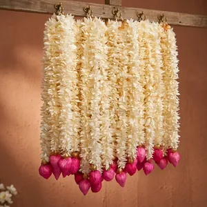 Guirlande de fleurs blanches faites à la main avec des boutons de lotus roses pour la porte, le mur, la fenêtre, l'entrée, la pooja et la décoration traditionnelle de la maison - Product Image 1