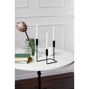 Candelabro Cuadrado de Metal Negro de Alta Calidad con Tres Velas Blancas para Decoración del Hogar - Product Image 5