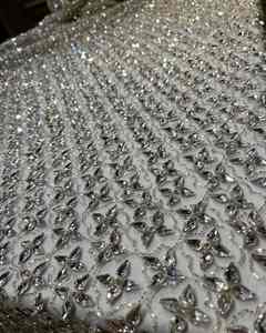 Tela de red con adornos de cristal plateado y encaje floral dorado para vestidos de novia y fiesta, al por mayor - Product Image 2