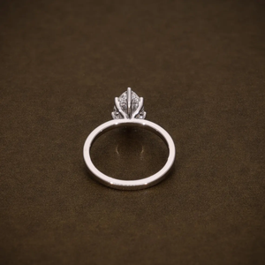 Anillo de Compromiso con Diamante Cultivado en Laboratorio, Corte Pera, VVS2, Certificado IGI, Anillo Solitario, Oro de 18K o Platino, Joyería Fina - Product Image 5