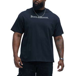 Camiseta de Manga Corta para Hombre Born Different, Cuello Redondo, Algodón Jersey, Negra, Corte Regular, Diseño Casual con Letras Estampadas en la Parte Delantera - Product Image 2