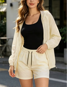 Ensemble décontracté 2 pièces à capuche pour femme, couleur unie, en polyester tricoté, short respirant, coupe ample, tenue d'été, longueur genou - Product Image 3