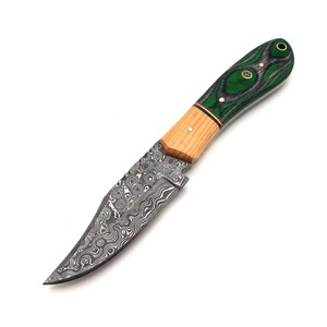 Couteau de chasse à lame fixe en acier Damas, pointe en U, manche vert, couteau de survie pour extérieur avec étui en cuir - Product Image 1