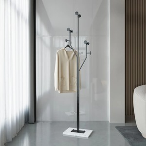 Perchero Minimalista con Estructura de Metal Negro y Base de Mármol para Almacenamiento en la Entrada, Diseño Moderno de un Solo Nivel - Product Image 3