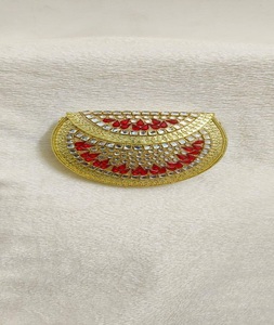 Pochette de mariée artisanale avec pierres Kundan et poignée en perles, sac à main ethnique de créateur pour mariage et soirées - Product Image 1