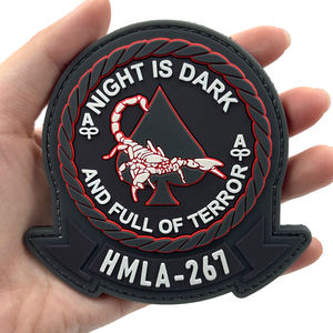 Badge en caoutchouc 3D en relief à coudre avec motif scorpion - La nuit est sombre et pleine de terreur - Product Image 4