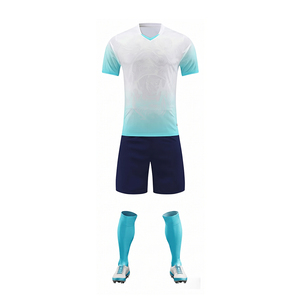 Ensemble d'uniformes de football personnalisés par sublimation, dernier design, vêtements de sport, 100% polyester, ensemble d'uniformes de football de haute qualité - Product Image 2