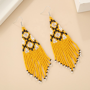 ต่างหูพู่สไตล์โบฮีเมียนวินเทจสำหรับผู้หญิง ประดับด้วยลูกปัดอะคริลิกถักมือ รูปทรงดอกไม้ทันสมัย เหมาะสำหรับงานปาร์ตี้ งานแต่งงาน ของขวัญ เครื่องประดับ - Product Image 3