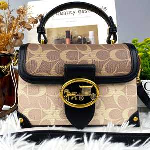 Bolso de Mano Cuadrado de PVC Impermeable de Lujo para Mujer, con Cierre de Solapa y Decoración Metálica, para Uso Diario - Product Image 4