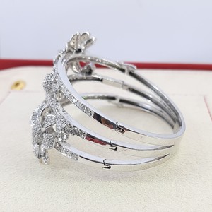 Bracelet jonc floral en argent sterling 925 avec diamants naturels blancs taille brillant de 5,98 carats pour femme Jewelspaark - Product Image 3