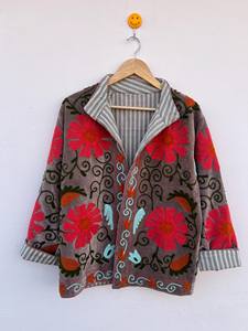 Veste réversible matelassée style bohème Suzani |   Robe kimono en velours brodée |   Artisan Floral 100% Coton Automne/Hiver - Product Image 2