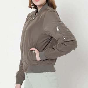 Blouson Bomber Ample Tendance pour Femme – Nouvelle Collection de Blousons Bomber Zippés pour Femme en Gros - Product Image 5