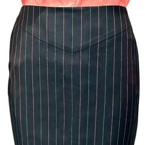 Falda Ajustada Negra con Rayas Finas AKA para Mujer, Falda de Oficina Profesional, Ropa Formal para Hermandades con Diseño Clásico F - Product Image 5