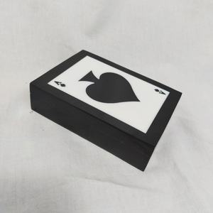 Boîte de rangement élégante en résine pour cartes à jouer, pour bureau et tiroir, avec symboles de pique, carde et pique entièrement gravés - Product Image 2