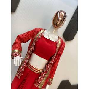 Conjunto de Fiesta Elegante con Dhoti, Blusa y Koti en Tela Satén - Product Image 5