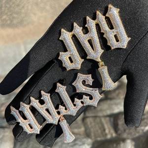 จี้เพชรโมอิสซาไนต์แบบกำหนดเอง สไตล์ฮิปฮอป VVS ประดับเพชรเต็มตัว  จี้ตัวอักษรเงินแท้ 925  จี้เพชรโมอิสซาไนต์สั่งทำ - Product Image 3