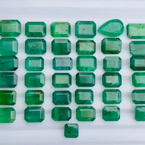 Lote de piedras preciosas de esmeralda natural de Zambia, buena calidad con brillo y un hermoso color verde, corte y elaboración perfectos a precio económico. - Product Image 3