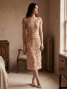 ชุดราตรีแขนยาวหรูหราขายส่ง ประดับด้วยลูกปัดและเลื่อมอย่างหนัก ชุดออกงานพรอมสั่งตัดได้ ปักลายสีเงินอย่างสง่างาม เหมาะสำหรับงานเลี้ยงอย่างเป็นทางการ - Product Image 3