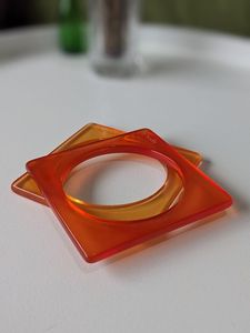Juego de Brazaletes de Resina con Forma de Corona Clásica para Mujer, Hechos a Mano en Uttar Pradesh, para Aniversarios - Product Image 5