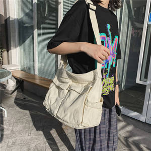 Sac messager en toile grande capacité BAGNEX avec logo personnalisé, sac à bandoulière vintage en jean pour femme, sac de voyage avec fermeture éclair, personnalisable - Product Image 3