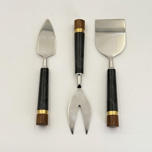 Juego de Cuchillos para Queso de Lujo Hechos a Mano, de Acero Inoxidable con Mango de Resina, Utensilios de Mesa Elegantes para Bodas y Ocasiones Especiales - Product Image 4