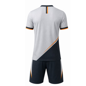 Uniforme de Fútbol Clásico, Jersey y Pantalones Cortos Suaves y Transpirables Diseñados para Escuelas, Academias y Equipos Profesionales - Product Image 3