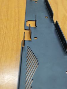 Plaque de montage en tôle d'acier OEM avec fentes de ventilation pour armoire industrielle et équipement électrique, modèle personnalisé de marque - Product Image 6