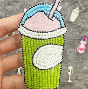 Apliques bordados de alta calidad con cuentas hechas a mano CRYSTAL CRAFT, dijes colgantes con cuerda, dijes de estrellas y ballenas personalizados para bolsos - Product Image 4