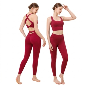 Conjunto de Leggings y Sujetador Deportivo de Cintura Alta Resistente al Agua con Logotipo Personalizado para Mujer - Ropa Deportiva con Detalle Trenzado - Product Image 1