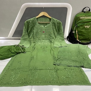 Vente chaude Élégant Long Coton Femmes Chikankati Kurti pour Fête et Mariage Porter au Prix de Gros de l'Inde pour l'Exportation - Product Image 4