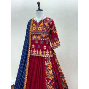Designer Women's Lehenga Choli <b>Set</b> with Elegant Gamthi <b>Embroidery</b> Work - Product Image 4