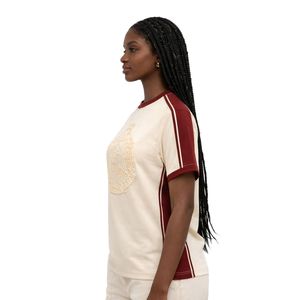 Camisa Premium Delta Sigma Theta Kream con Cresta en Relieve para Mujer, Ajuste Cómodo, Ropa de Alta Calidad para Hermandades Griegas - Product Image 3