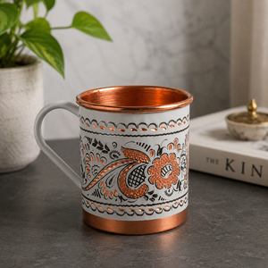Taza de Cobre Puro Hecha a Mano con Diseño Floral de Esmalte Blanco, 350 ml, Taza Ayurvédica para Agua, Café o Té, Taza de Regalo Vintage Hecha a Mano - Product Image 3