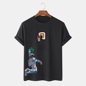 Camiseta de Baloncesto para Hombre, Negra, con Estampado de Astronauta de Dibujos Animados, Manga Corta, Cuello Redondo, Corte Regular, Informal, de Algodón - Product Image 1