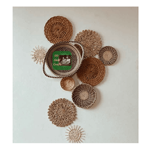 Décoration murale bohème en jonc de mer, fabriquée avec des fibres de jonc de mer tressées pour un accent décoratif mural et un style intérieur, fabriquée au Vietnam. - Product Image 1