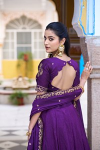 Lehenga Choli de Novia Bordado, Lehenga Choli de Diseñador con Bordado Intenso para Bodas Indias, Listo para Usar, para Mujeres - Product Image 5