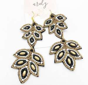 Boucles d'oreilles pendantes pour femme, faites main, brodées de perles de rocaille motif gâteau au gingembre, luxe léger, style bohème moderne et tendance, pour mariage, événement et fête - Product Image 2