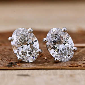Pendientes de Diamantes de Oro Sólido de 14K y 18K de Buena Calidad para Uso Diario, Bodas, Compromisos y Regalos, Disponibles a Precio de Exportación - Product Image 1