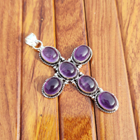Joyería al por mayor Vintage, Colgante de cruz con amatista natural, engaste de bisel chapado en plata antigua, base de latón, chapado personalizado