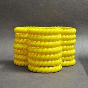 กำไลข้อมือเรซิ่นทำมือ ลายหินอ่อนสีขาว รูปทรงกลม เครื่องประดับงานฝีมือ โดยแฮนด์เมด คอลเลคชั่นเครื่องประดับ - Product Image 2