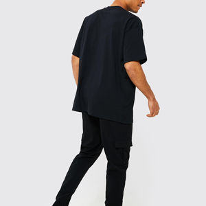 Nouvel Arrivage Vente en Gros Vêtements Homme Survêtement d'Été Couleur Unie Mode Décontractée Deux Pièces Survêtements Homme en Promotion - Product Image 3