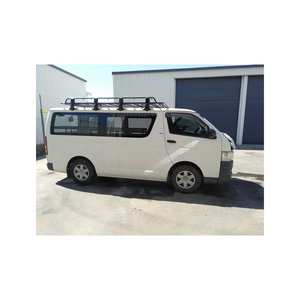 Toyota HIACE BUS de segunda mano en buen estado - Furgoneta de techo alto con 15 asientos - Product Image 4