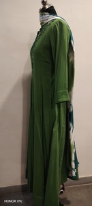 Kurta en rayonne brodée verte pour femme, coupe ample longue, style traditionnel indien pakistanais, tenue décontractée - Product Image 4