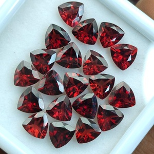 Pierre précieuse grenat de haute qualité, taille triligne, facettée, couleur brillante, grenat du Mozambique pour la fabrication de bijoux, vente en gros - Product Image 2