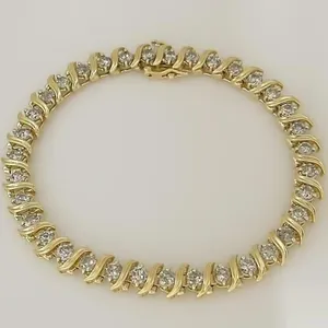 Pulsera de tenis para mujer con 20 moissanitas redondas certificadas, chapada en oro amarillo de 14K - Product Image 3