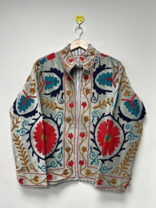 Veste Suzani d'hiver pour femmes, en velours de coton tissé, brodée à la main, légère, faite à la main, florale, bohème, ethnique, indienne, écologique - Product Image 5