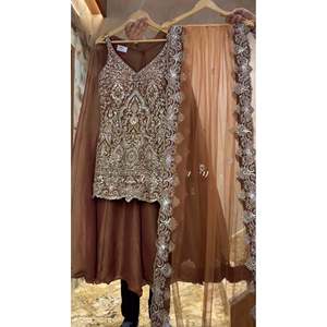 Haut de fête pour femme en mousseline de soie marron, pantalon palazzo et dupatta, 100% polyester - Product Image 1