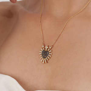 Collar con Colgante de Corazón Sagrado con Zafiro Azul y Diamantes, Diseño Único y Elegante, Oro Amarillo Sólido de 14K, Joyería Destacada - Product Image 6