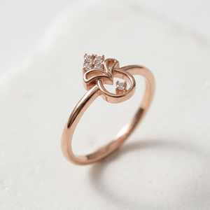 Bague ouverte classique en or rose pour femme, style minimaliste géométrique avec accent de diamant, certifiée IGI - Product Image 1